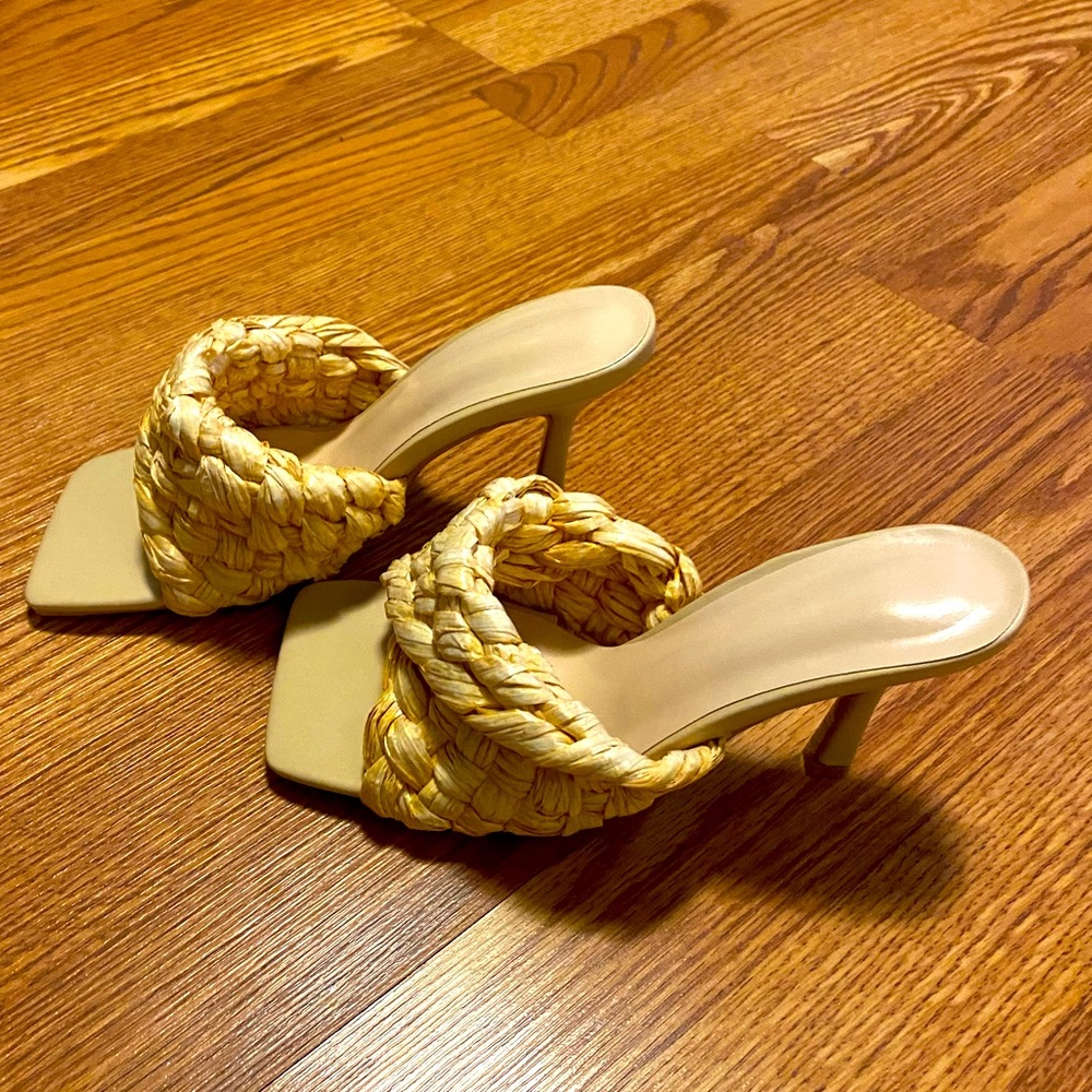 Straw heels